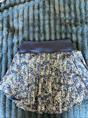 Teen/Girl’s Aerie Blue Floral Mini Skirt